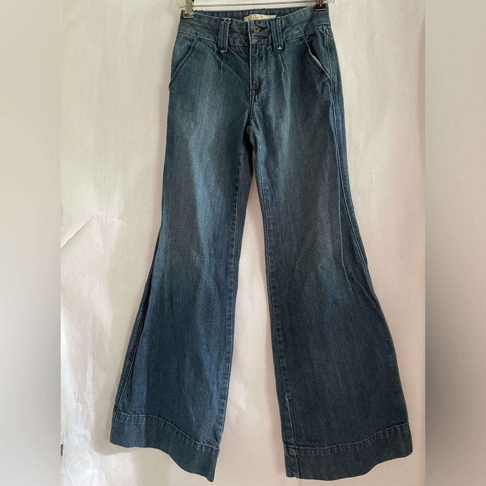 Old Navy Wide Leg Denim High Rise Medium Wash, size 0